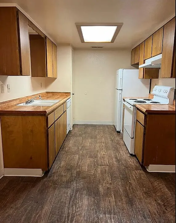243 Edith Ave #10