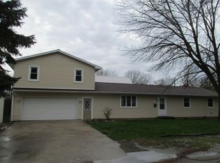 306 N Court St, Tuscola, IL 61953