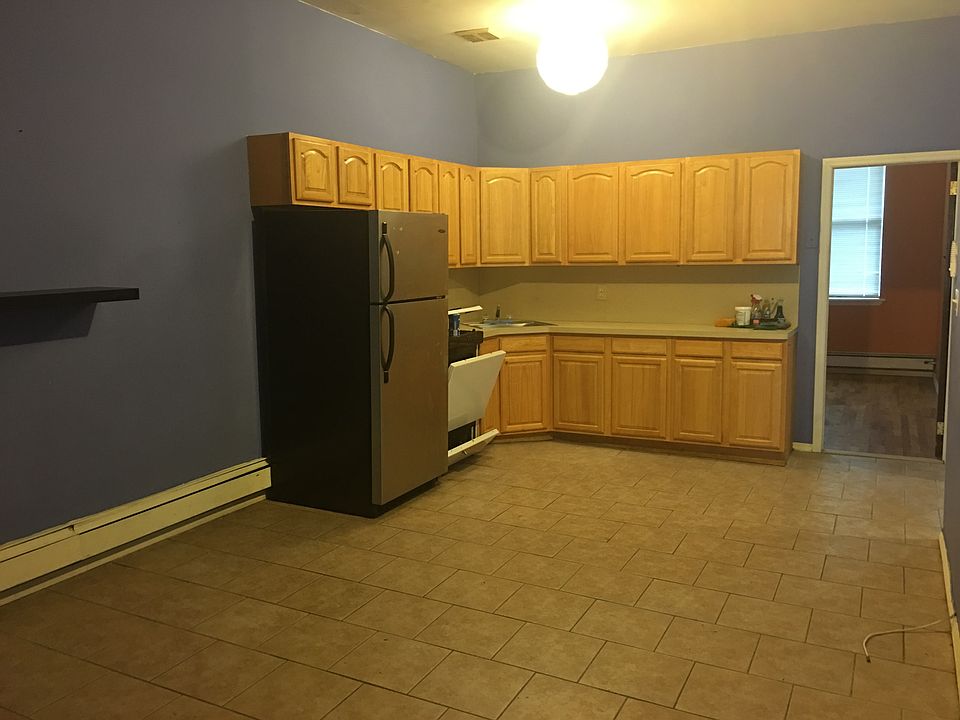 1st image of 687 Park Ave #1RL