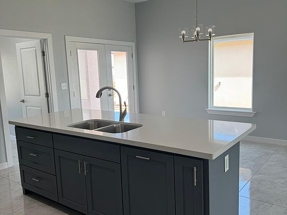 4th image of 2308 Mango Rd