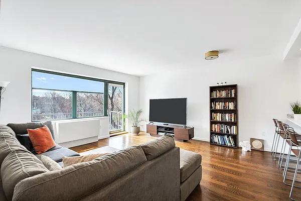 Sold by Compass | media 1