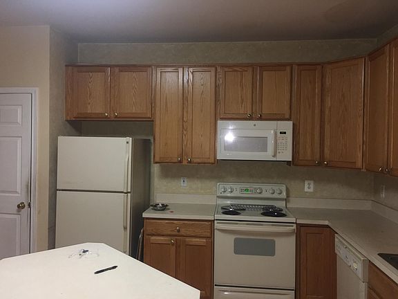 2nd image of 1293 Corbett Pl