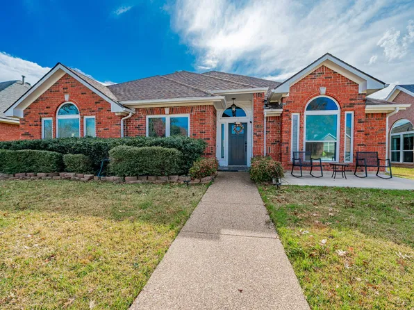 2102 Greenview Dr, Carrollton, TX 75010