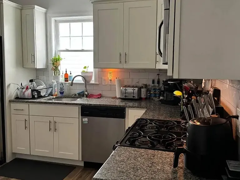 82 Warren Ave #1 — Photo 5