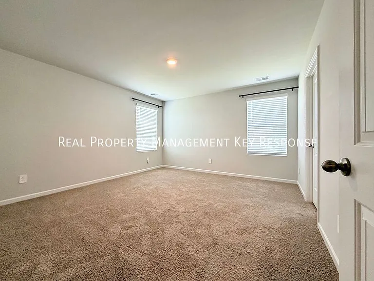 1004 Midpoint Ln — Photo 12