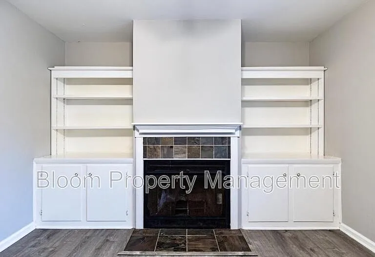 579 Travelers Blvd — Photo 3