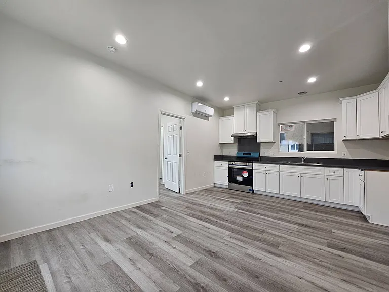 10812 E Klingerman St #1/2 — Photo 3