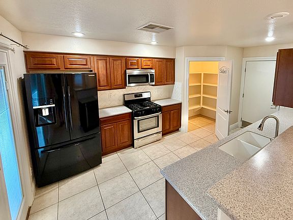 3rd image of 5385 Blue Oat Ave