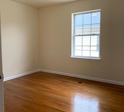 4th image of 7 Longworth St APT 3