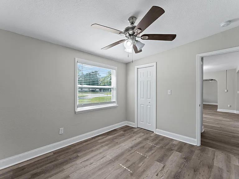 6109 Carnation Rd — Photo 3