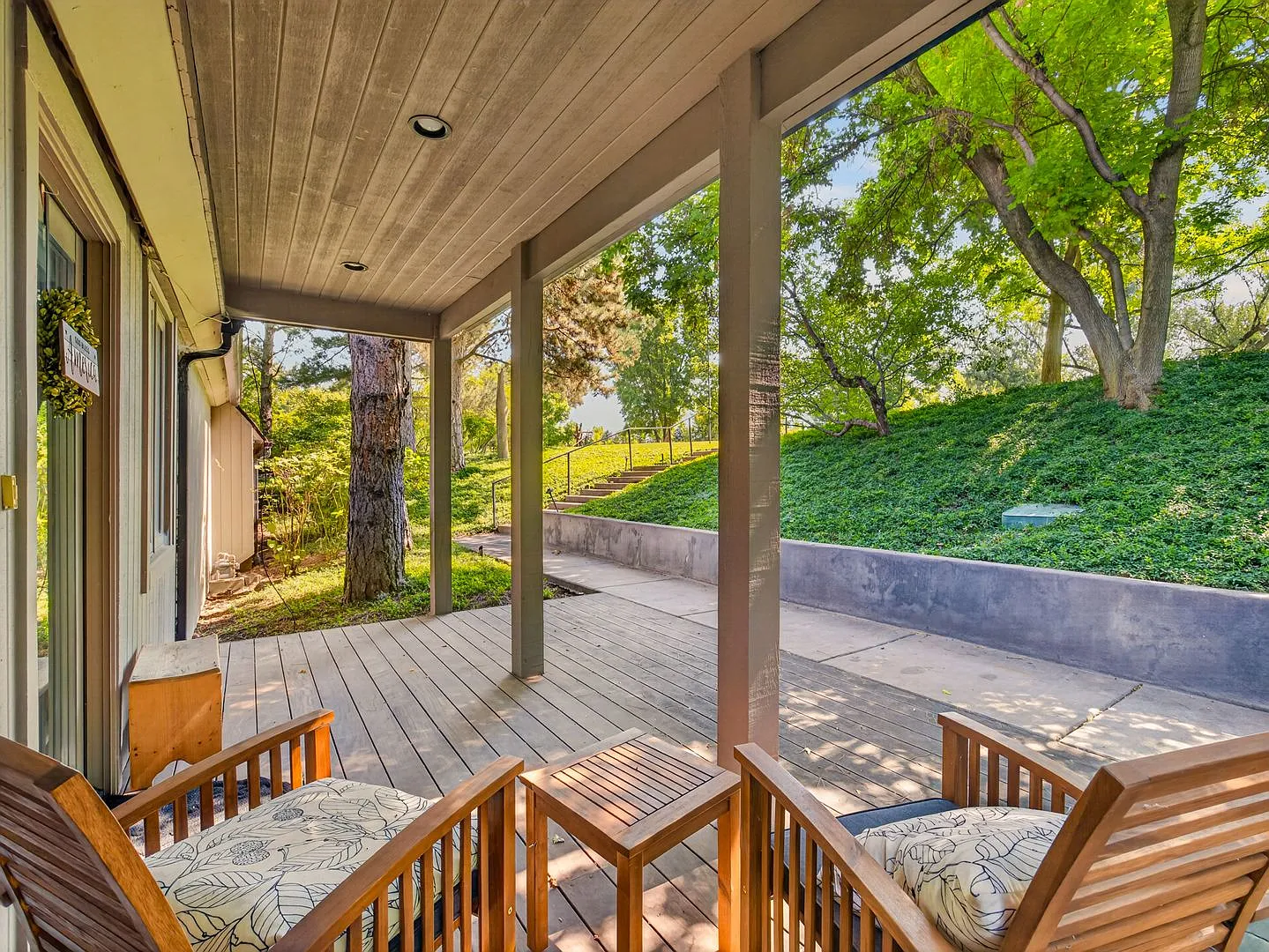 Luxury Living Surrounded By Nature In Highland! — Photo 3