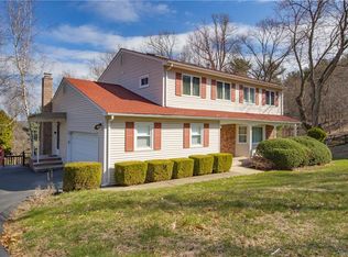 937 Flint Ct, Valley Cottage, NY 10989