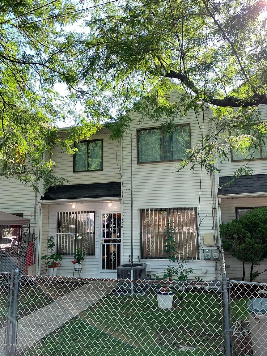 329 Mersereau Ave photo 1