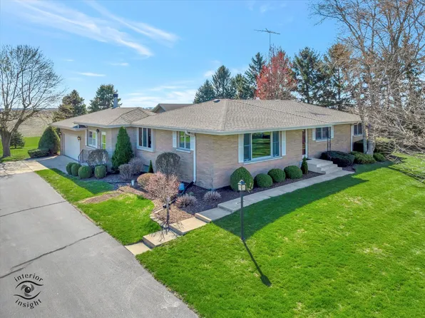 6467 S 8500e Rd, Saint Anne, IL 60964