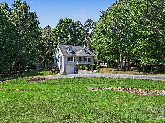 3rd image of 9624 Forest Dr