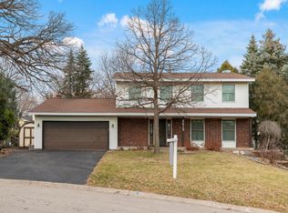 8616 Darnel Rd, Eden Prairie, MN 55344