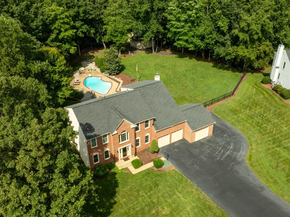 12588 Curling Rd, Manassas, VA 20112