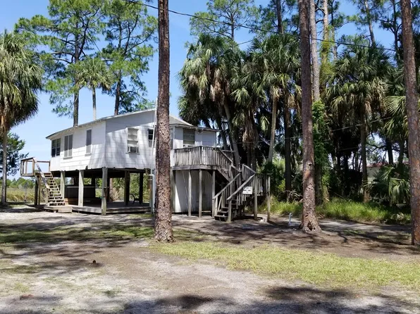 84 SE 240th St, Old Town, FL 32680