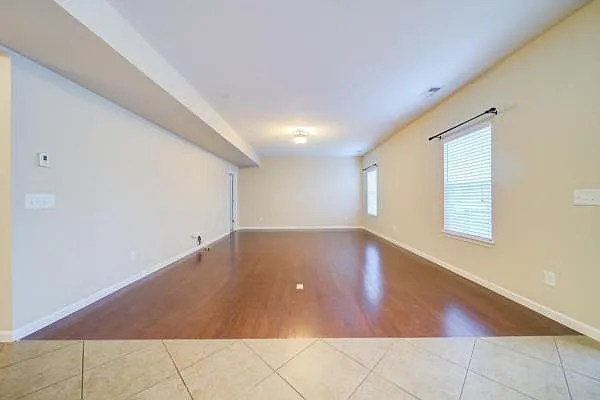 100 Sophie Ct — Photo 12