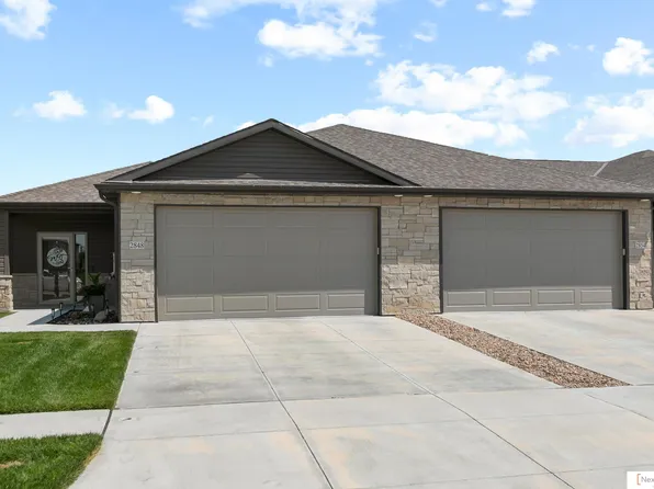 2848 Sheila Ln, Lincoln, NE 68516