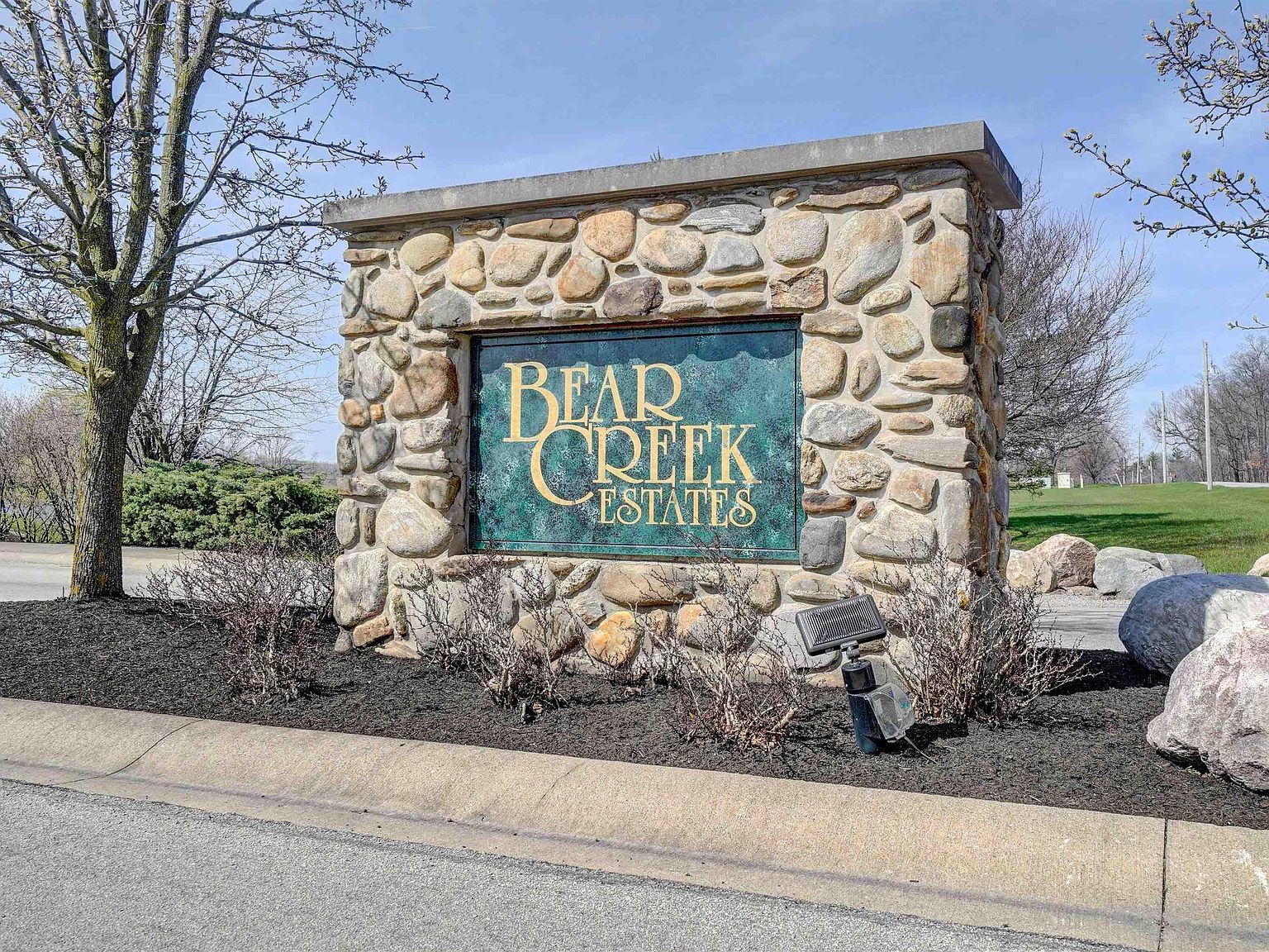 5585 Bear Creek Pass, Auburn, IN 46706 Zillow