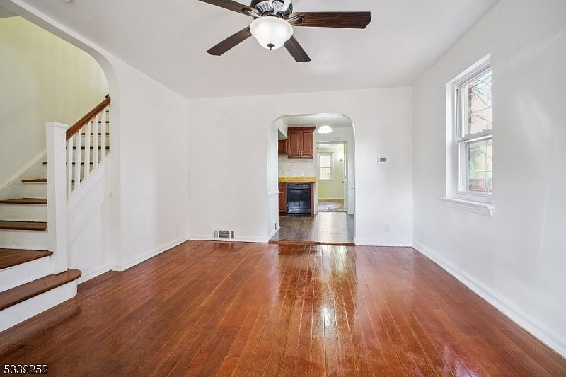 Property in a prime location with modern interiors