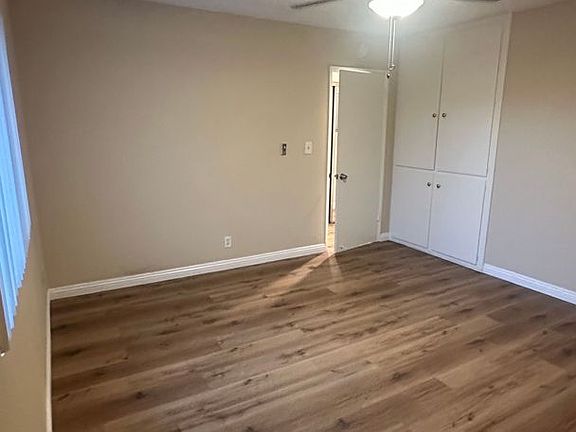 2nd image of 604 E Verdugo Ave APT M