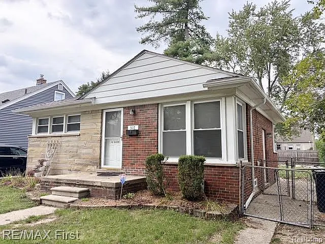 317 E Webster Rd
