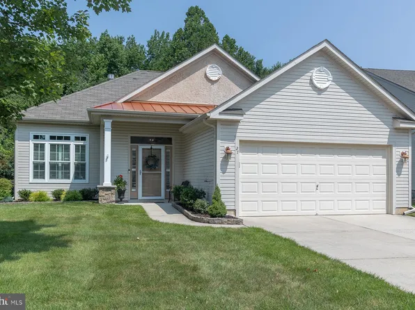 27 Lavender Ct, Sewell, NJ 08080