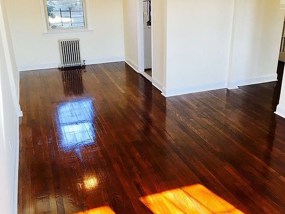 4th image of 2909 148th St #35U