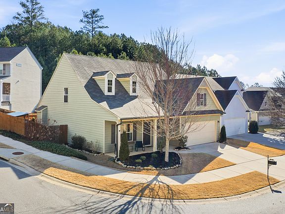 2nd image of 301 Stoney Hollow Rd