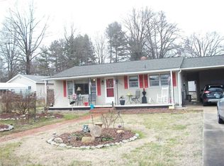 706 Summit Rd, Eden, NC 27288