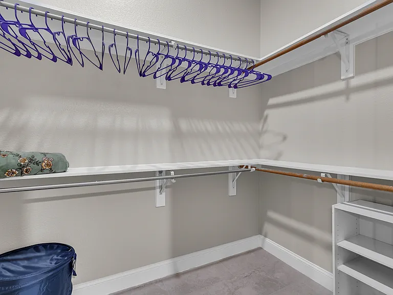 10804 Pineview Ln — Photo 18