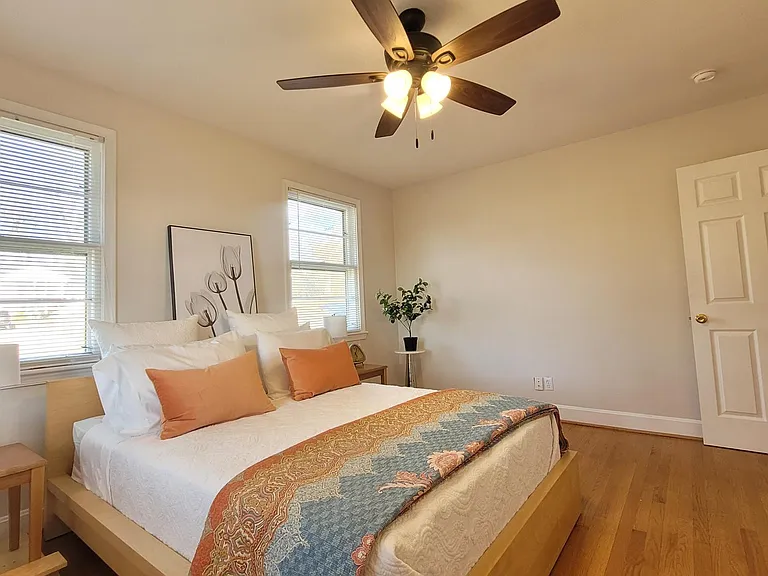 7109 Peachtree Rd — Photo 15