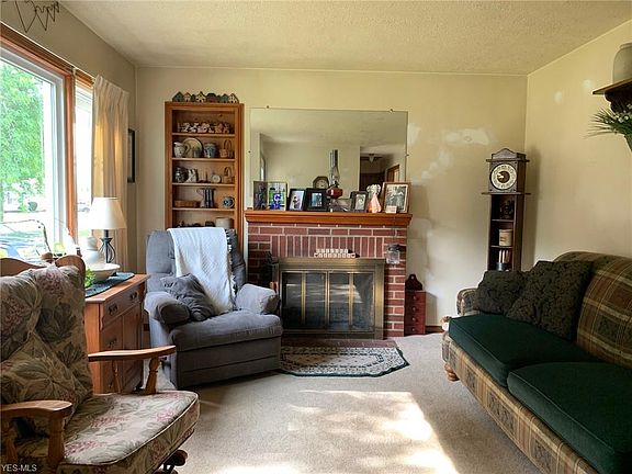 5th image of 150 Glenwood Dr