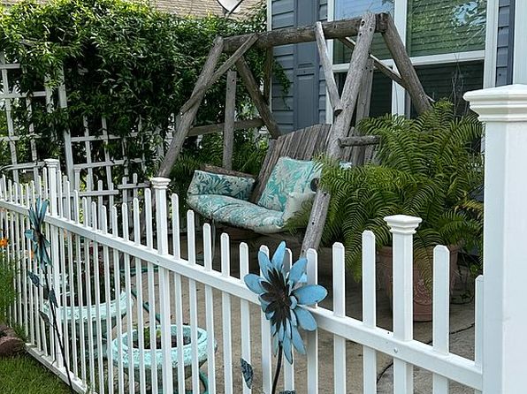 17601 Lewis Smith Dr