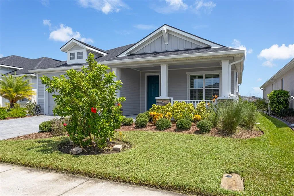 3 bed, 2.0 bath, 1952 sqft, $3,200 — Photo 2