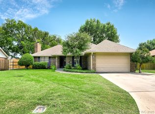 2008 8th Ave NW, Ardmore, OK 73401