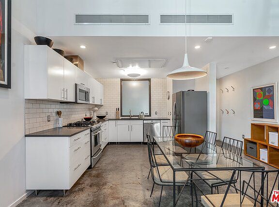 5th image of 1455 N Bronson Ave APT 3