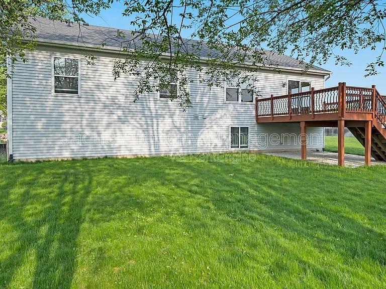 7325 Salerno Cir — Photo 18