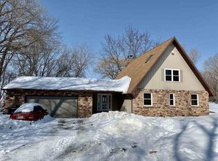2815 E Shore Dr, Green Bay, WI 54302