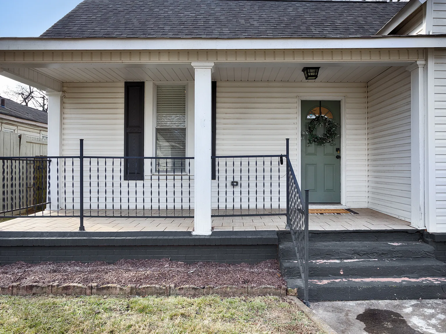 3 bed, 1271 sqft, $1,800 — Photo 2