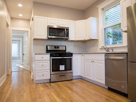 4th image of 2835 N Christiana Ave #1