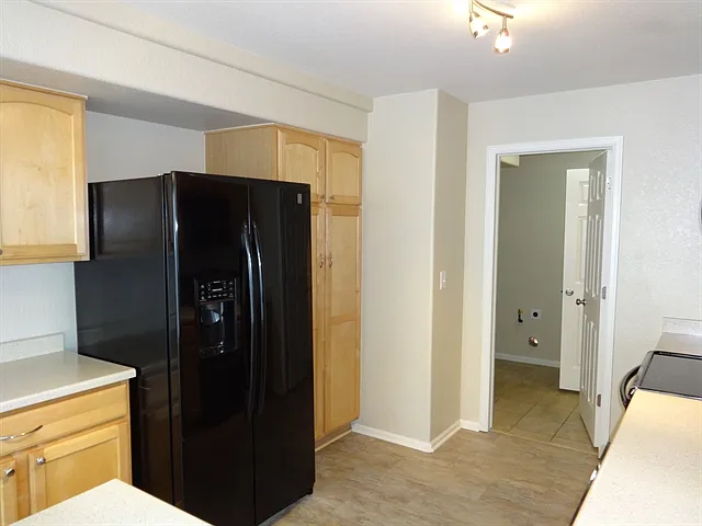 3 bed, 2.5 bath, 1845 sqft, $2,995 — Photo 2