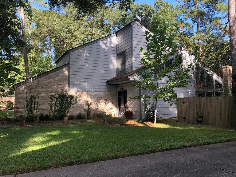 Exterior view of Front Door from right side of street.