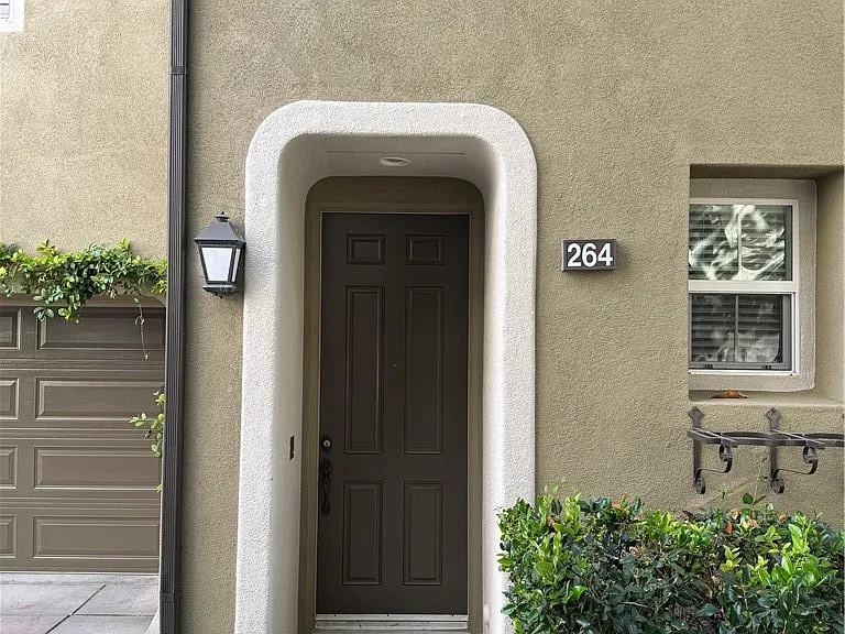 264 Lockford — Photo 1