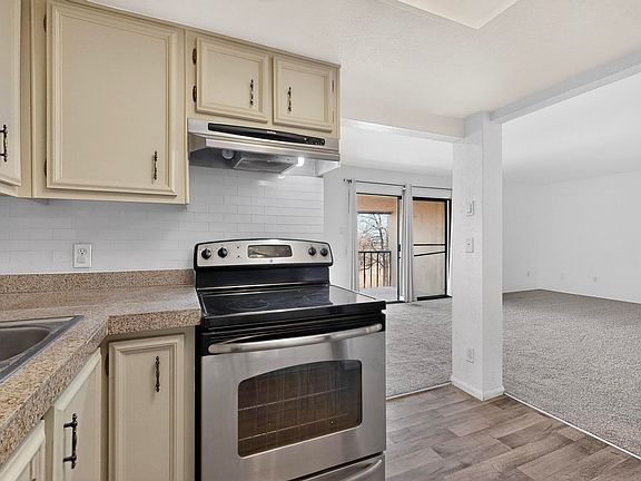 3rd image of 911 Country Club Dr SE APT F