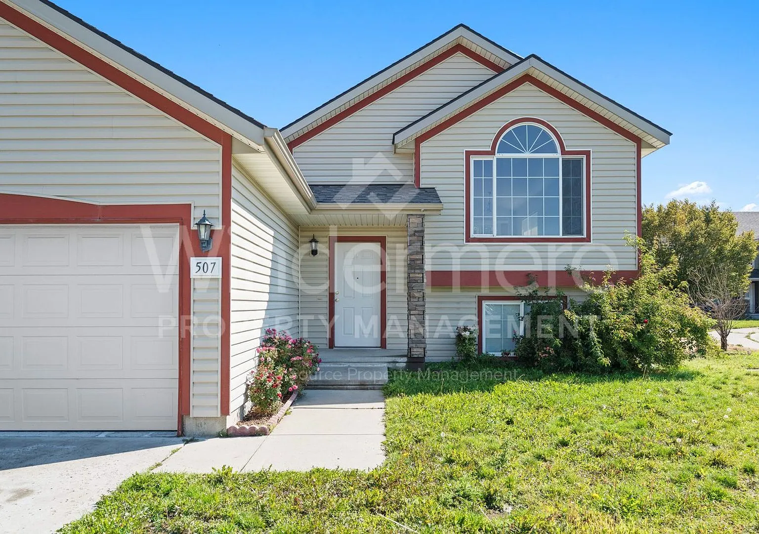 Beautifully Updated Home in Airway Heights New Flooring! — Photo 4