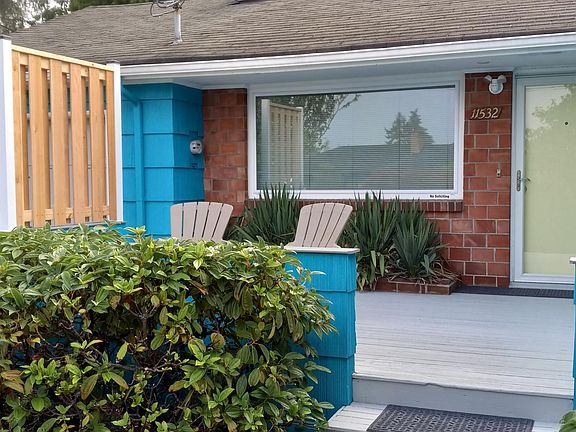 Front Entry Porch Deck