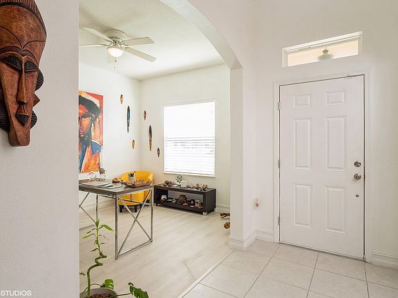 4th image of 2821 SE Grand Drive